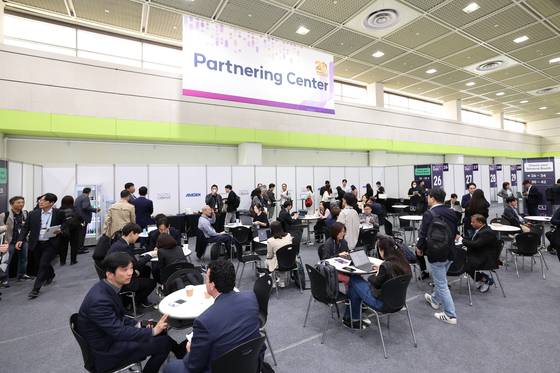 한국보건산업진흥원과 충청북도가 공동 주최하는 국내 최대 바이오헬스 국제 행사 '바이오코리아 2025'가 7일 개막헸다. 사진 한국보건산업진흥원