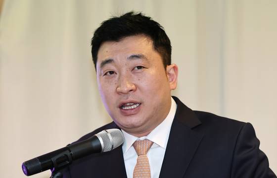 Lawyer Bu Ji-seok speaks during a press conference in southern Seoul on May 7. [NEWS1]