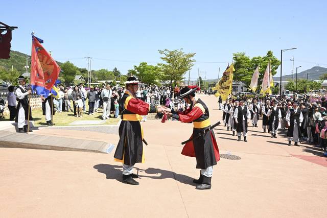 지난 4일부터 5일까지 ‘양주 관아지’ 일원에서 개최된 조선의 시간속으로 떠나는 특별한 시간여행 ‘2025년 양주목 한마당 큰잔치 & 양주관아를 지켜라’가 성황리에 마무리됐다. 양주시 제공