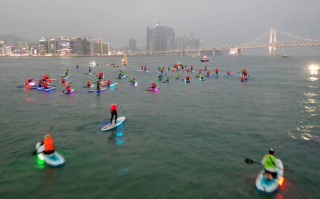 서울에서 부산처럼. 광안리 패들보드존