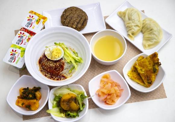 호반파크 사내 식당의  ‘맛집 브랜드 데이’에서 제공한 삼원가든 ‘한상차림’. 호반호텔앤리조트 제공.