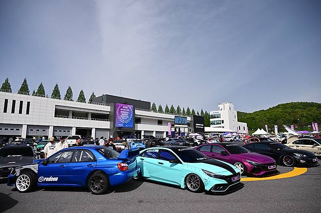 다양한 매력의 차량들이 행사에 모였다. 사진 김학수 기자