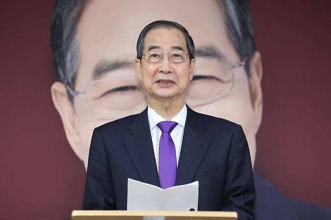 무소속 한덕수 대통령선거 예비후보가 7일 서울 영등포구 선거캠프 사무실에서 열린 기자회견에서 대선 단일화와 관련해 발언하고 있다. ⓒ연합뉴스