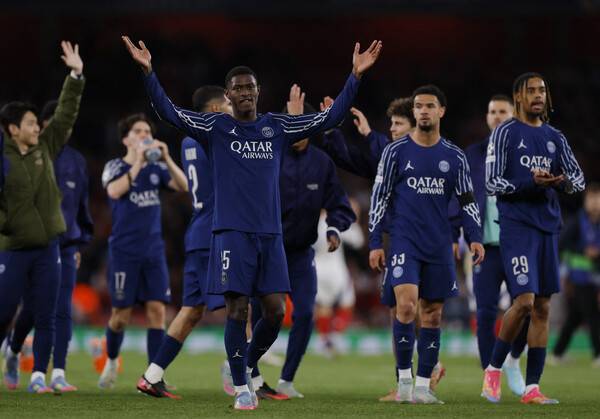 ▲ 파리 생제르맹과 아스널의 2024-25 유럽축구연맹 챔피언스리그(UCL) 4강 2차전 결과에 대한 궁금증이 커진다. 1차전은 PSG가 우스망 뎀벨레의 결승골로 1-0으로 이겼다. ⓒ연합뉴스/REUTERS/AP/AFP