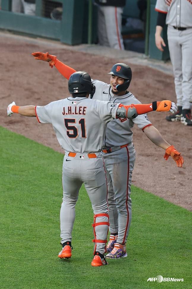 이정후(왼쪽). /AFPBBNews=뉴스1