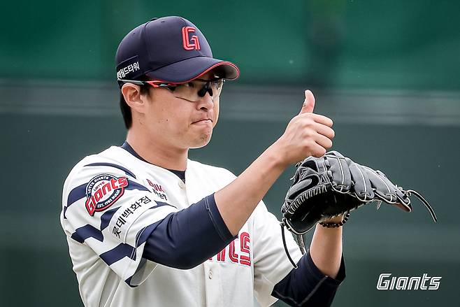 ​​롯데 투수 박세웅은 6일 사직구장에서 열린 '2025 신한 SOL Bank KBO 리그' SSG와 주중 3연전 두 번째 경기에서 선발 등판했다. 7이닝 무실점 완벽투로 시즌 7승(1패)을 챙겨 다승 단독 선두로 올라섰다. 롯데 자이언츠