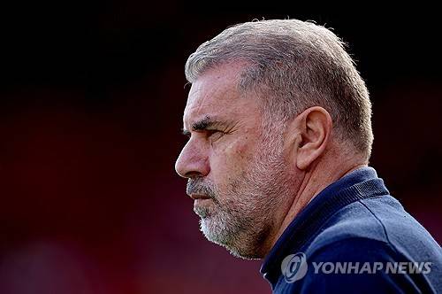 영국 BBC가 28일(한국시간) 애스턴 빌라가 토트넘 홋스퍼가 요청한 프리미어리그 맞대결 일정 요청 변경을 거부했다고 전했다.&nbsp;  토트넘은 지난 27일&nbsp;공식 홈페이지를 통해 오는 19일 예정된 애스턴 빌라와의 2024-2025시즌 프리미어리그 최종전 일정 변경을 위해 사무국과 논의를 거치고 있다고 밝혔다.&nbsp;연합뉴스