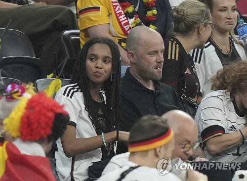 독일 매체 '빌트'가 지난 6일(한국시간) 자네의 아내가 자네의 영국 이적을 부추기고 있다고 보도했다. 최근 재계약 협상이 지지부진한 이유로 지목됐다.&nbsp;연합뉴스