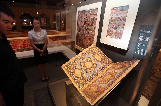 2013년 국립중앙박물관에서 열린 '이슬람의 보물' 특별전 모습  [연합뉴스 자료사진]