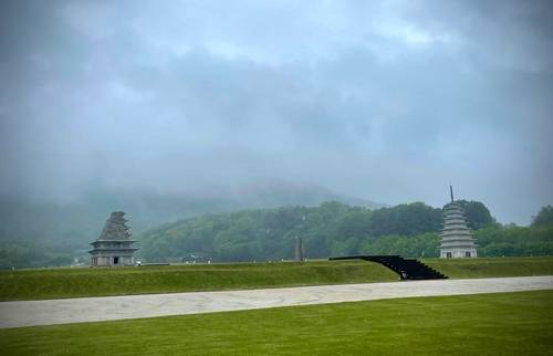 익산 미륵사지 석탑(서탑과 동탑) [코레일 제공. 재판매 및 DB 금지]