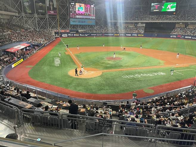 관중이 가득 들어찬 7일 고척 KIA-키움전 [촬영 이대호]