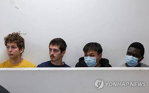 케냐서 개미 밀반출하려던 벨기에·베트남·케냐 남성 4명 [로이터=연합뉴스]