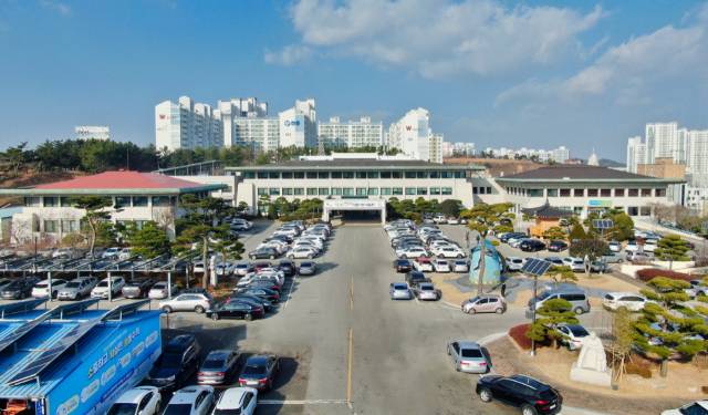 태안군청 전경. 태안군 제공