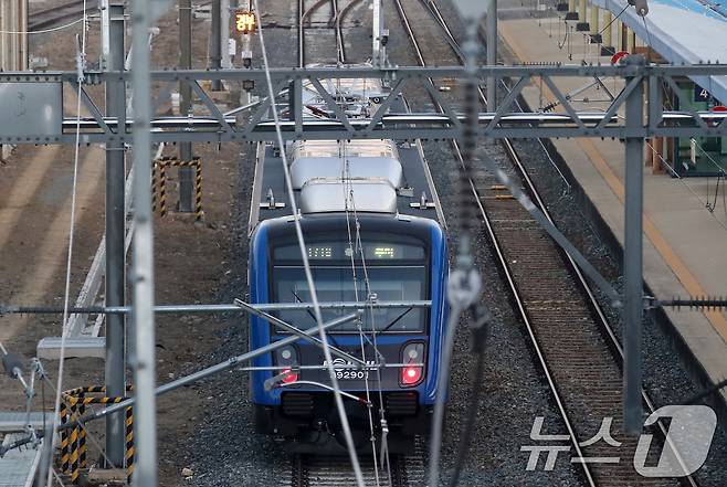 경산~대구~구미를 잇는 비수도권 최초의 광역철도 '대경선(대구경북선)'모습. ⓒ News1 공정식 기자