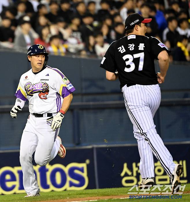 강승호의 2타점 2루타에 홈으로 향하는 양석환