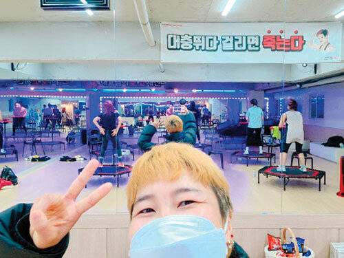 김혜선은 지금도 모든 가맹점 오픈 기념 행사에서 직접 점핑 수업을 진행한다.