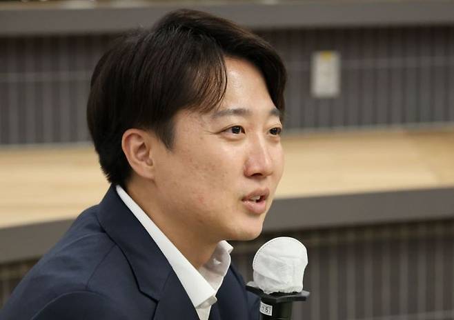 카이스트서 간담회 진행하는 이준석 대선후보    (대전=연합뉴스) 강수환 기자 = 개혁신당 이준석 대선후보가 7일 오후 대전 유성구 한국과학기술원(KAIST)에서 재학생들과 '2030 현장 청취' 간담회를 진행하고 있다. 2025.5.7    swan@yna.co.kr(끝)＜저작권자(c) 연합뉴스, 무단 전재-재배포, AI 학습 및 활용 금지＞