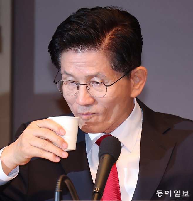 김문수 국민의힘 대선후보가 8일 서울 중구 프레스센터에서 열린 관훈토론회에 참석해 있다. 2025.5.8 송은석 기자 silverstone@donga.com