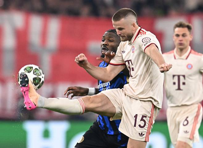 에릭 다이어가 인터 밀란과 UCL 8강 1차전에서 수비하는 모습. 사진=로이터 연합뉴스