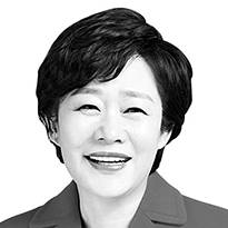 손숙미 한반도선진화재단 양성평등위원장