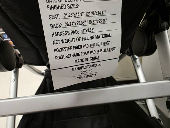 오는 10일(현지시간) 중국과의 관세 협상이 시작될 예정인 가운데 미국 워싱턴DC 인근 버지니아의 '타깃(Target)'의 유아용품 코너에 중국산 카시트와 기저귀, 젖병 등이 진열돼 있다. 워싱턴=강태화 특파원