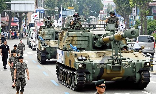 지난해 9월 11일 동인천역 인근 도로에서 열린 ‘제74주년 인천상륙작전 기념 행진’ 모습. /인천시 제공