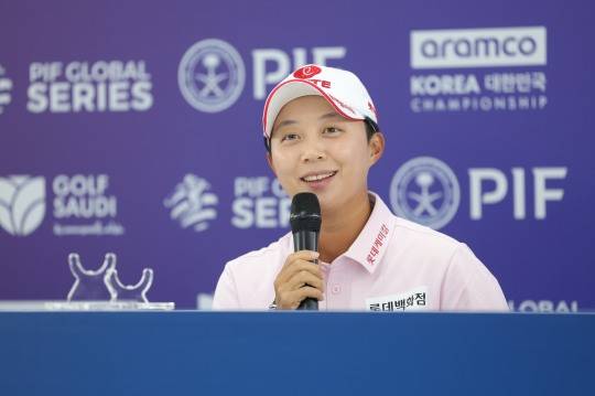 답변하는 김효주. 사진[연합뉴스]