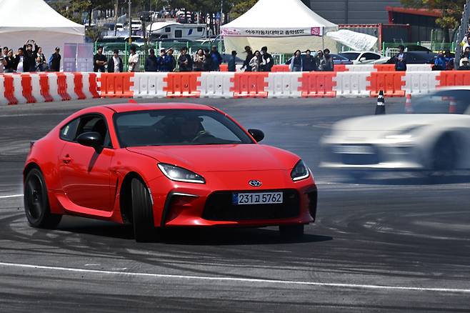 박상현 아자대 교수가 선보인 드리프트 장면 [사진제공=한국토요타]