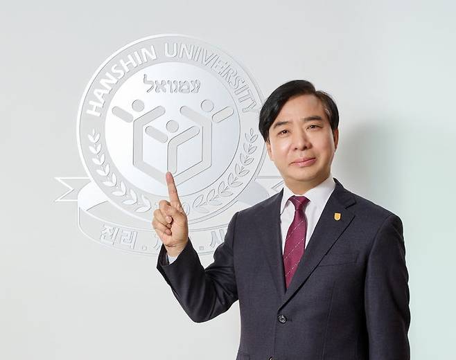 [오산=뉴시스] 강성영 총장. (사진=한신대 제공) 2025.05.08. photo@newsis.com *재판매 및 DB 금지