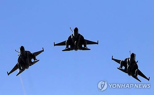 파키스탄 공군이 운용하는 J-10 전투기 [EPA 연합뉴스 자료사진]