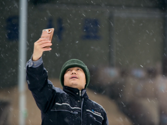 다큐멘터리영화 ‘기계의 나라에서’에 나오는장면. 전주국제영화제 제공