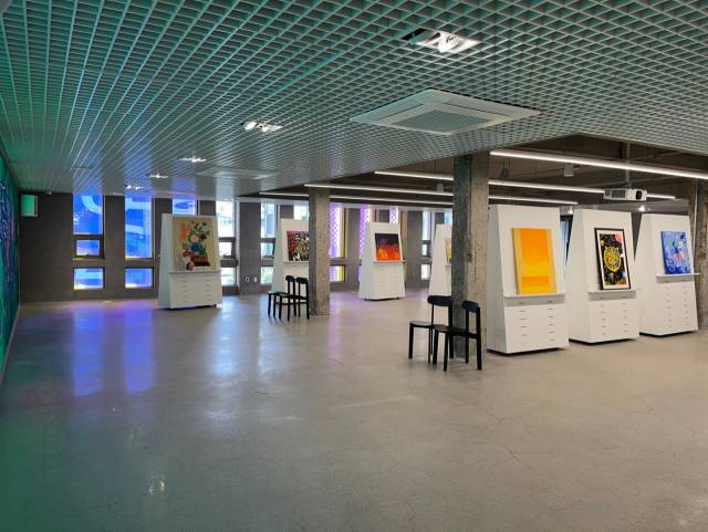하나금융 을지로 본점 1층 복합 문화 공간이자 개방형 수장고인 하트원(H.art1)에 전시된 주요 작품 모습. 사진제공=하나금융그룹