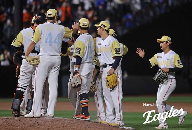 ▲ 올 시즌 돌풍을 일으키고 있는 한화는 9일 고척 키움전에서 10연승에 도전한다 ⓒ한화이글스