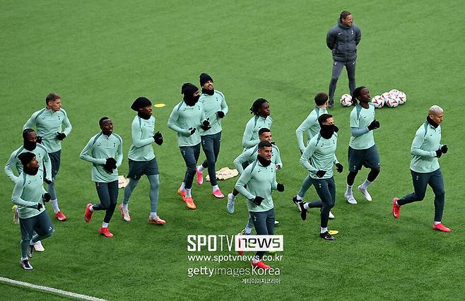 ▲ 보되/글림트의 인조 잔디를 경험하는 토트넘 홋스퍼.