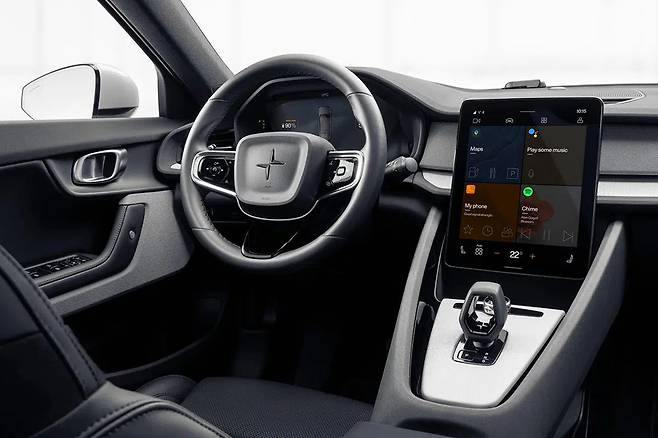 2025년형 폴스타 2 실내