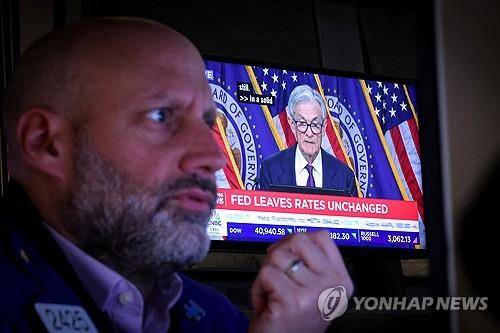 뉴욕증권거래소의 트레이더 [뉴욕 로이터=연합뉴스]