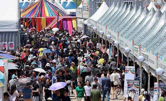강릉단오제 인기 [연합뉴스 자료사진]