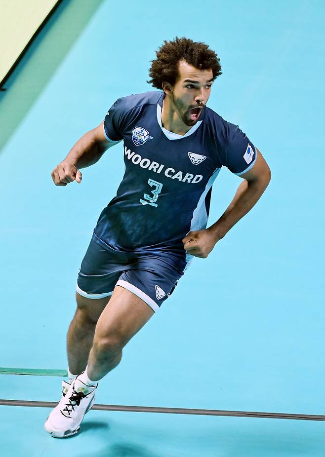 전(前) 우리카드 아히