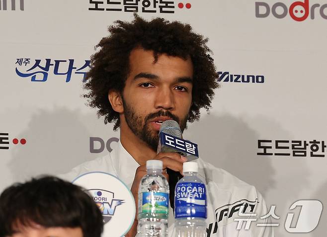 지난 시즌 우리카드에서 활약했던 아히. 2024.10.15/뉴스1 ⓒ News1 장수영 기자