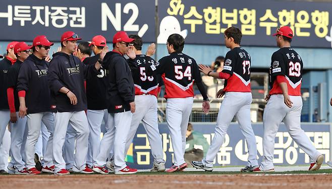 계속된 주축 선수의 부상 이탈로 KIA의 상황이 어려워진다. 사진 | 연합뉴스