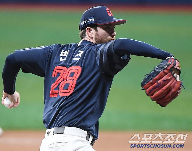 29일 서울 고척스카이돔에서 열린 롯데-키움전. 선발투수 반즈가 투구하고 있다. 고척=정재근 기자 cjg@sportschosun.com/2025.4.29/