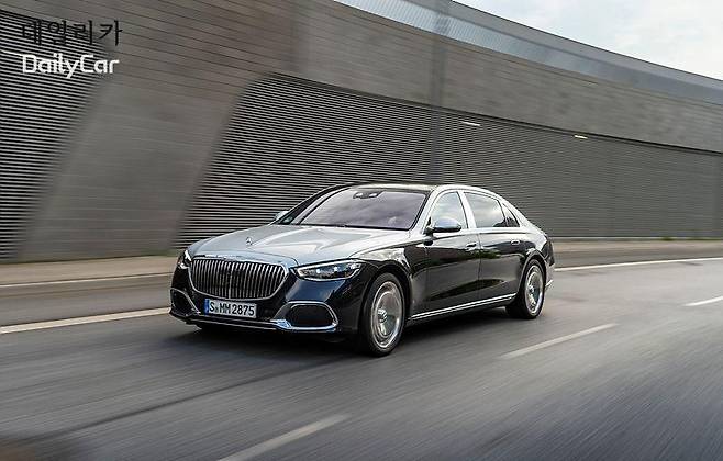 메르세데스-마이바흐 S 680 4MATIC (마누팍투어)
