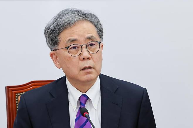 김현종 더불어민주당 트럼프 행정부 관세정책 대응을 위한 통상안보TF 단장이 지난달 28일 오후 서울 여의도 국회에서 열린 TF 2차 회의에 참석해 모두 발언하고 있다. 2025.4.28 뉴스1