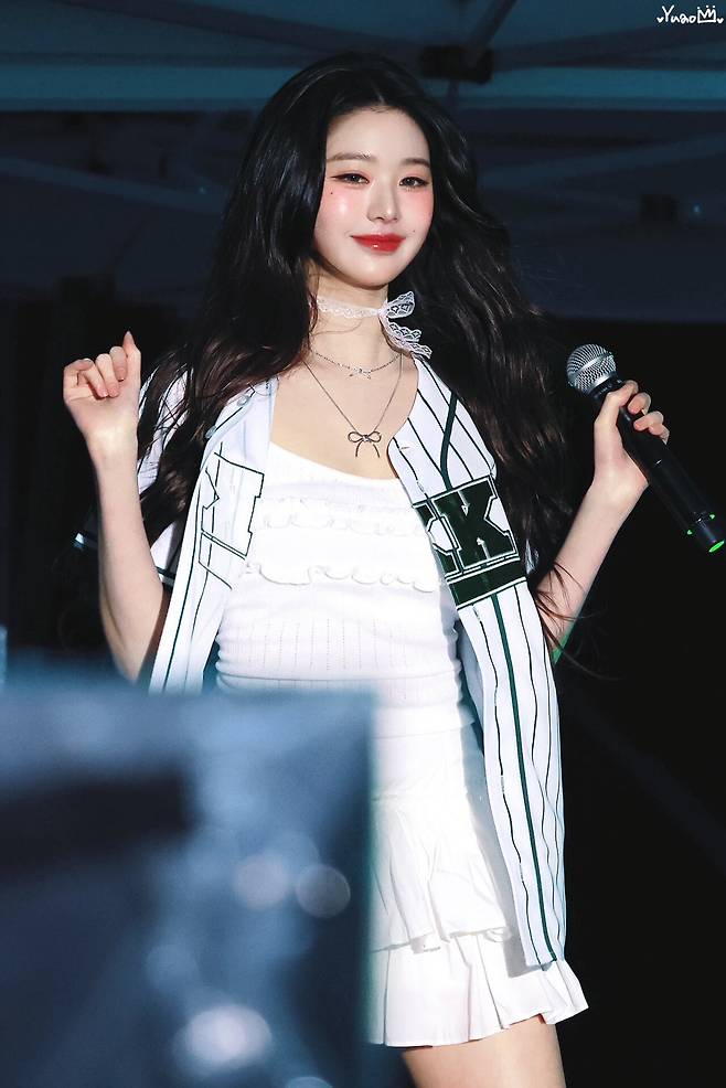 21.jpg 오늘자 성균관대 축제 아이브 장원영 고화질 짤