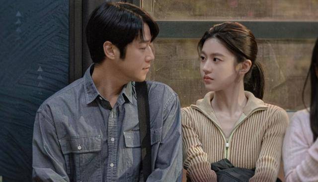 고윤정과 정준원이 핑크빛 로맨스를 선보인다. tvN 제공