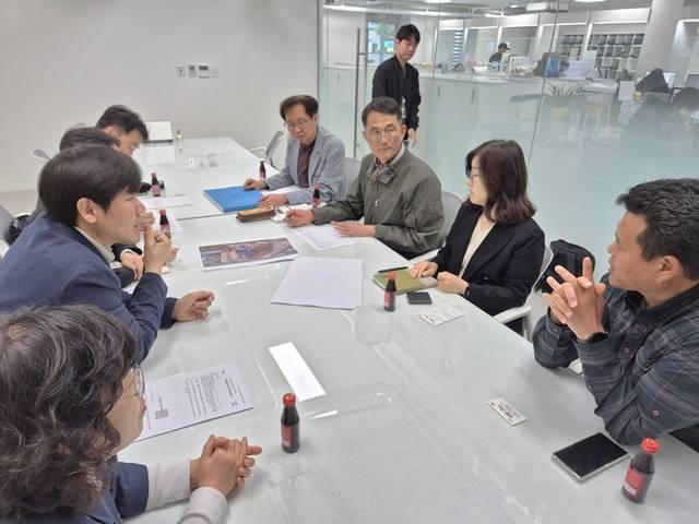 ▲ 서울특별시 도시기반시설본부는 9일 ‘서울 어울림체육센터’ 건립 공사와 관련 춘천시 퇴계동행정복지센터를 견학했다.