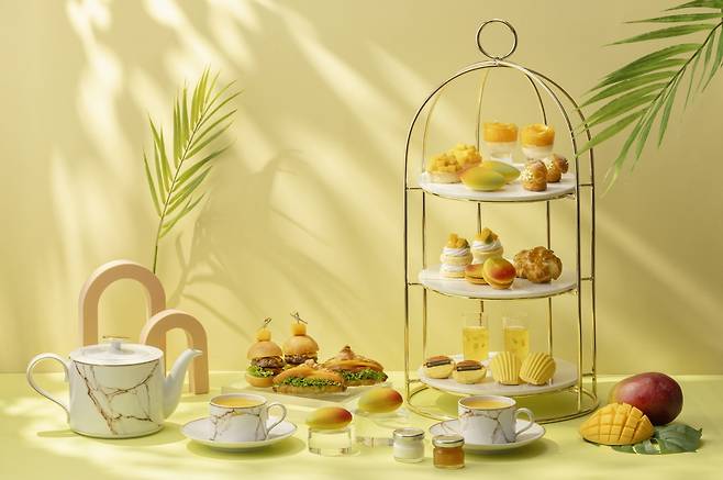 Mango Golden Bliss Afternoon Tea Set (Cassia Sokcho)