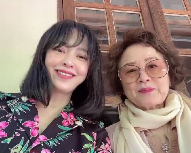 강성연이 엄마에 대한 애틋한 감정을 표현했다. / 강성연 소셜미디어 캡처