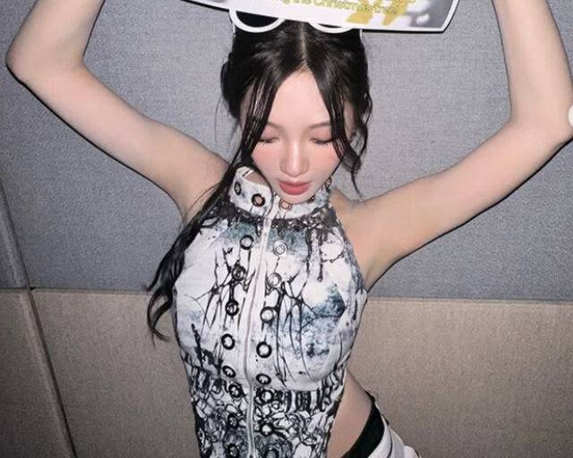 닝닝이 출국을 하던 중 봉변을 당해 논란이 되고 있다. / '에스파' SNS 캡처