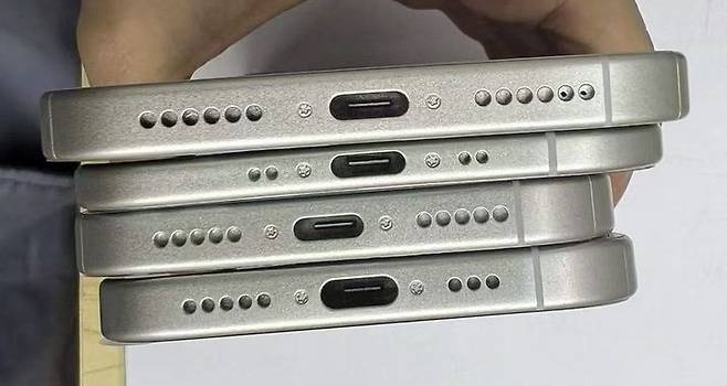 IT 팁스터 소니 딕슨이 공개한 아이폰17 시리즈 전 모델로 추정되는 더미 기기의 모습. (사진=소니 딕슨 X) *재판매 및 DB 금지